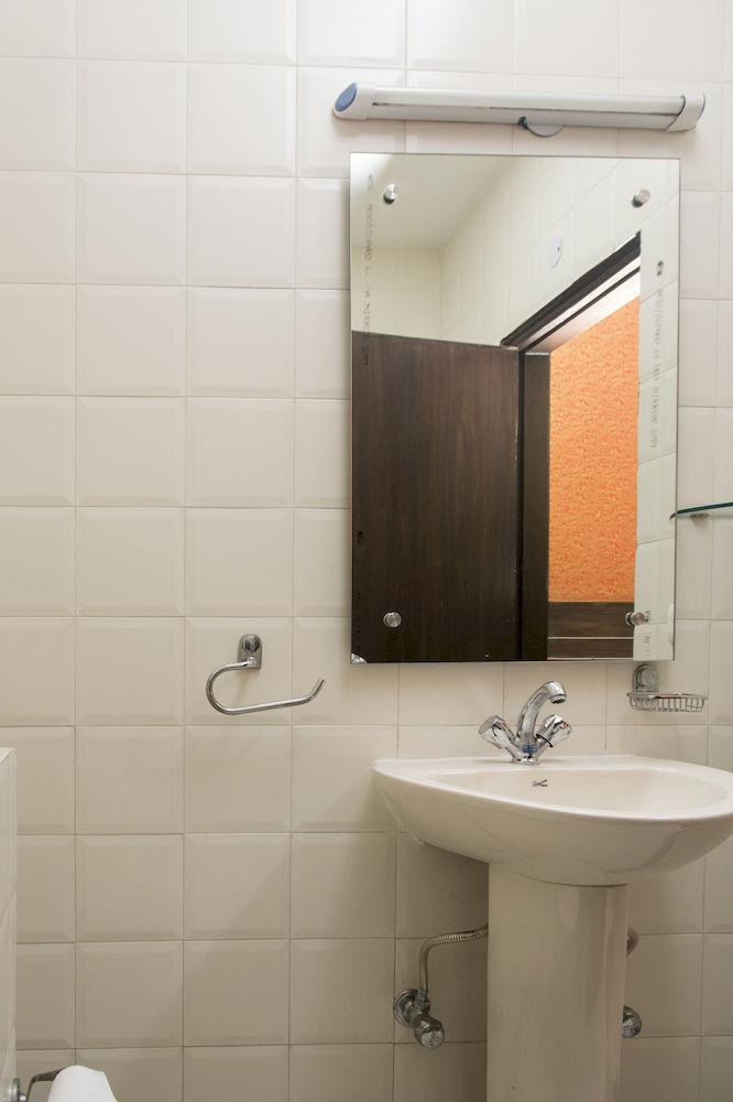 Oyo Rooms, Cyber Park Guest house 3*