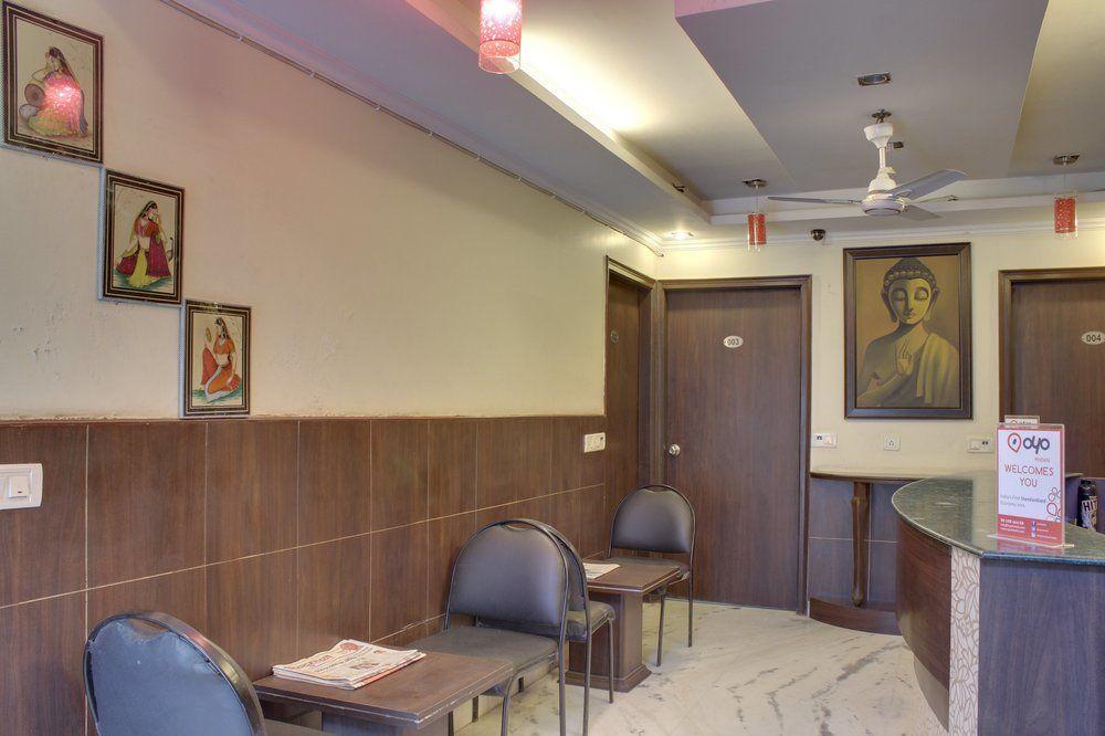 Oyo Rooms, Cyber Park 3* Gurgaon