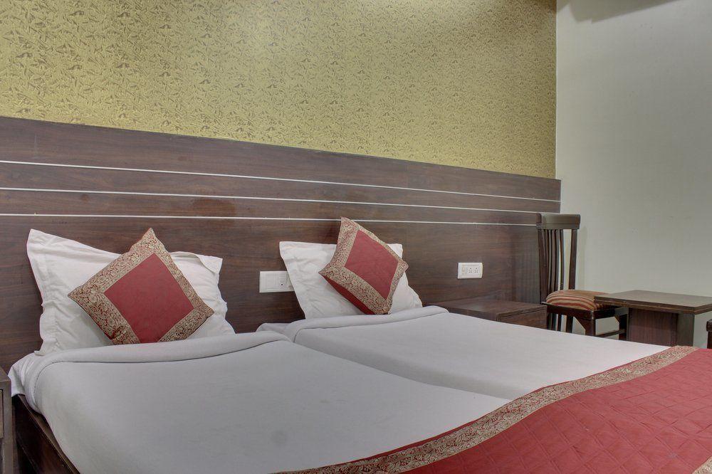 Oyo Rooms, Cyber Park 3*