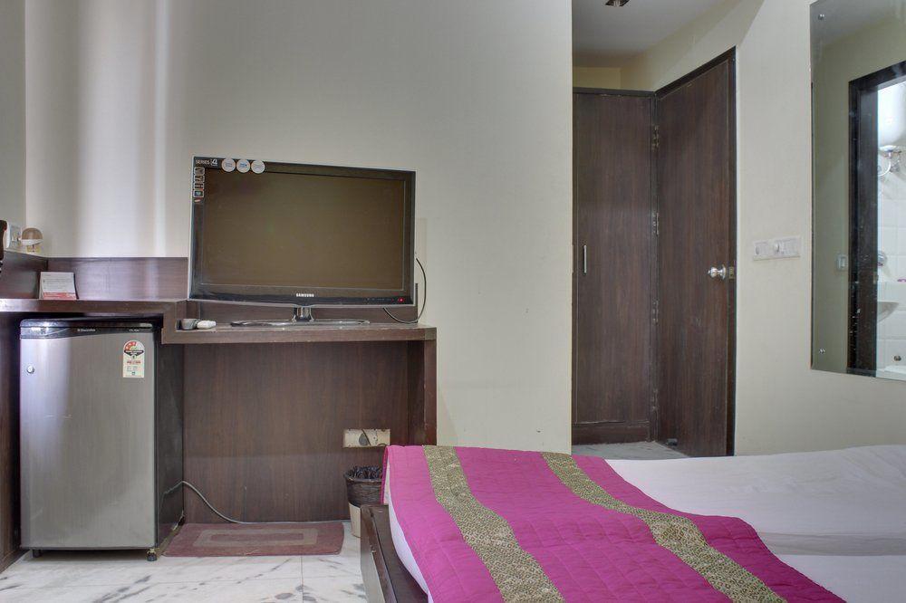 Oyo Rooms, Cyber Park Guest house Gurgaon