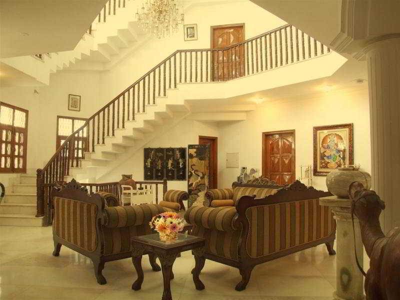 Omvilas Hotel 2*
