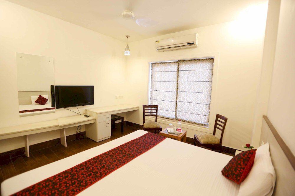 Oyo Cyber Park Ii Hotel