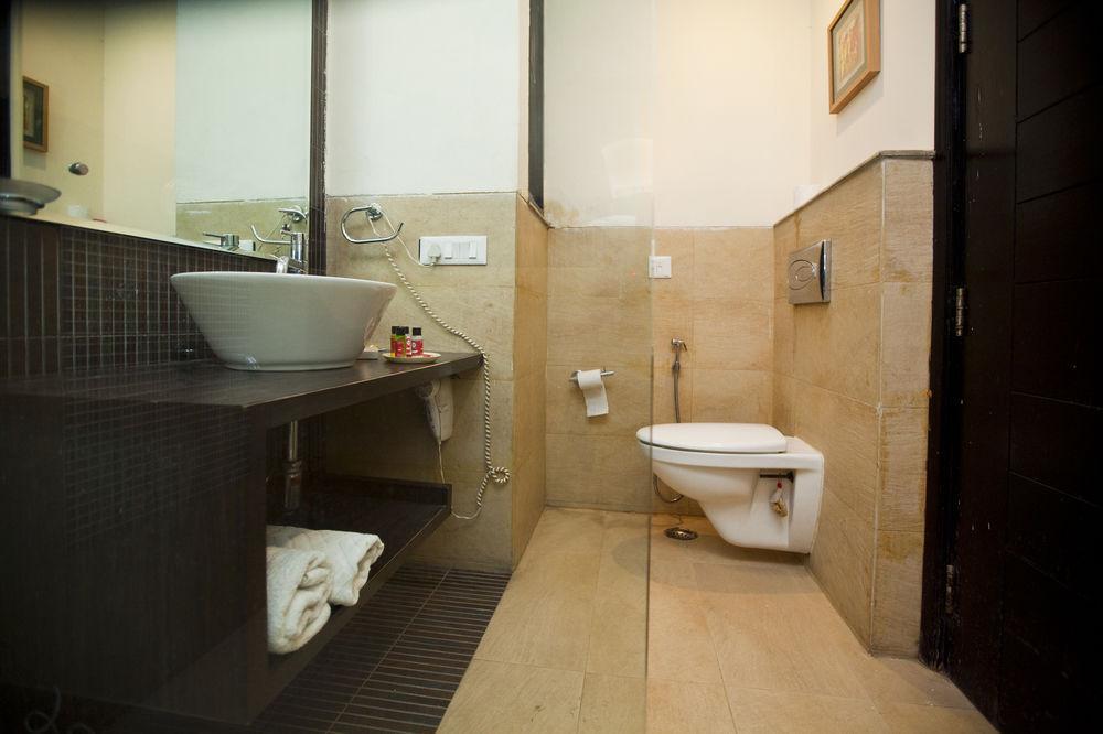 Oyo Premium Dlf Club 3*