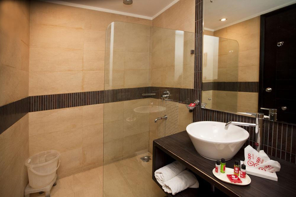 Oyo Premium Dlf Club Hotel 3*