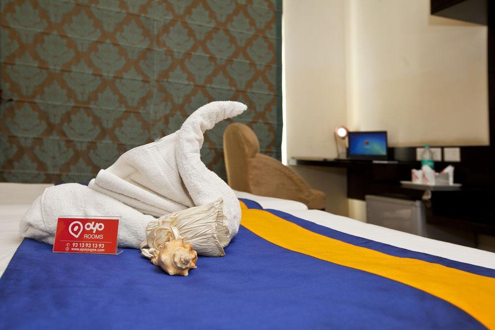 Oyo Premium Dlf Club Hotel