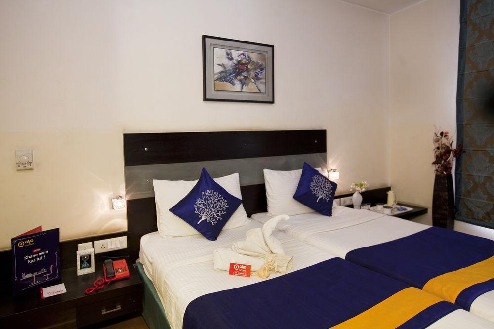 Oyo Premium Dlf Club Hotel Gurgaon