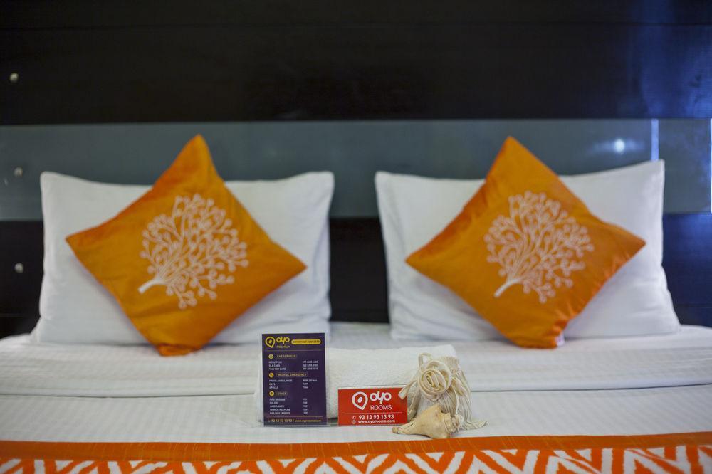 Oyo Premium Dlf Club 3*