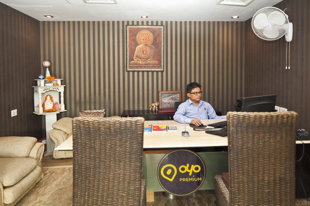Oyo Premium Dlf Club 3* Gurgaon