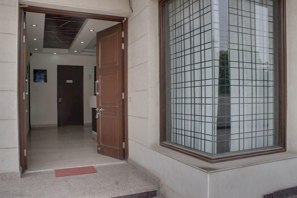 Oyo Sohna Road Hotel