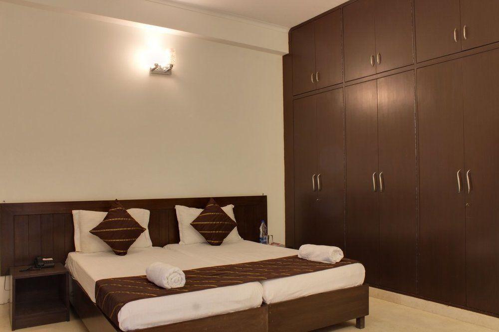 Oyo Sohna Road Hotel