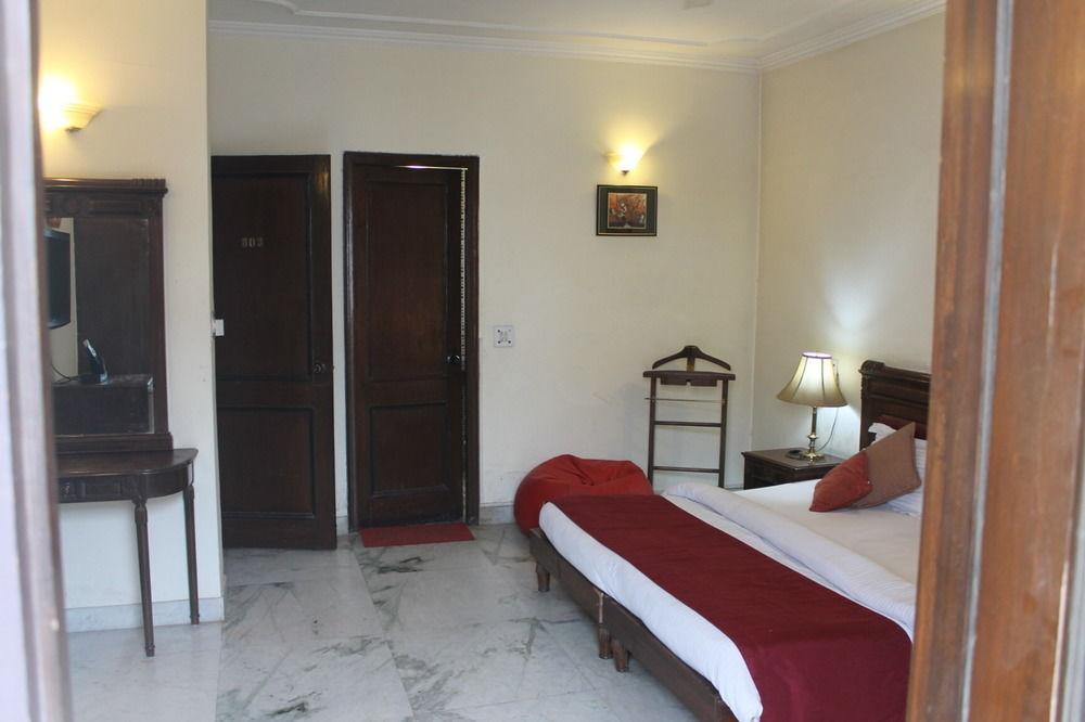 Vijay Hotel