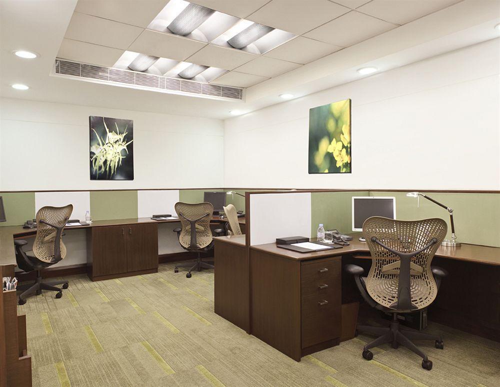 Doubletree By Hilton Gurugram Baani Square Hotel 5*