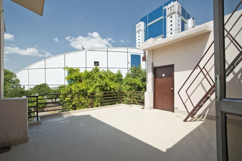 Oyo Premium Cyber Hub Hotel Gurgaon