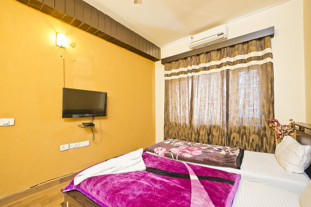 Oyo Premium Cyber Hub Hotel Gurgaon