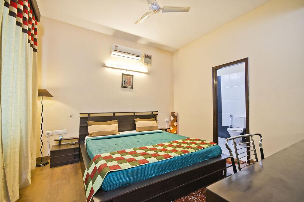Oyo Premium Cyber Hub Hotel 3*