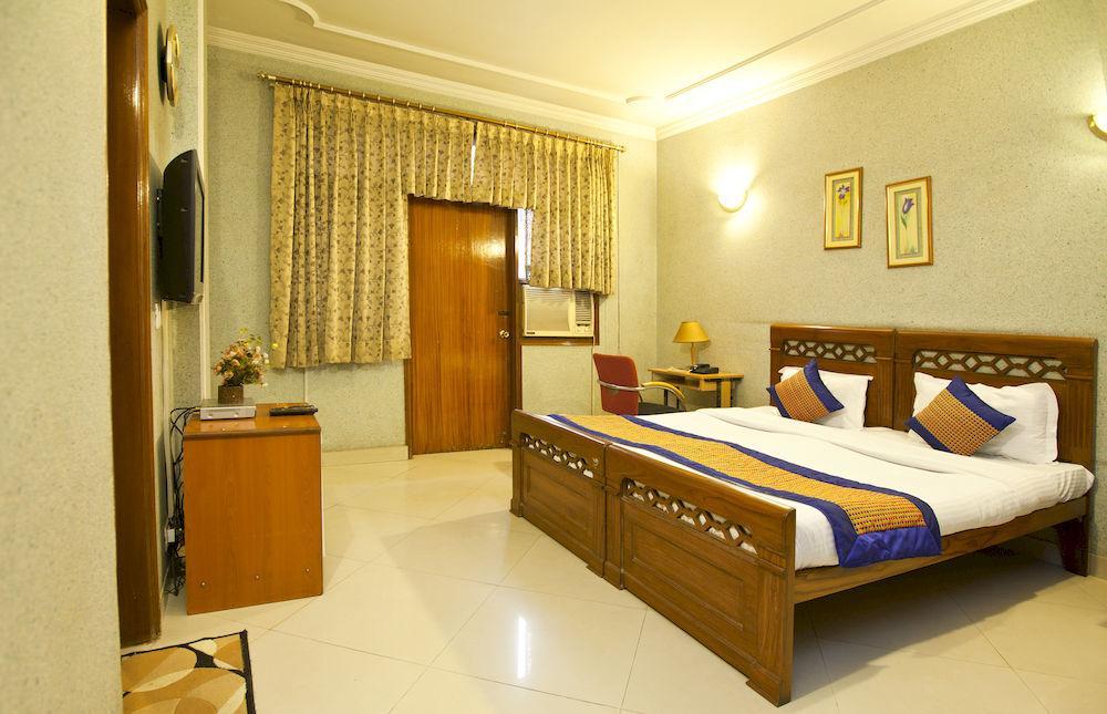 Oyo Premium Dlf Plaza 3* Gurgaon