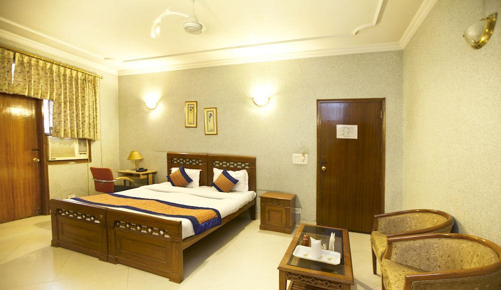 Oyo Premium Dlf Plaza Guest house 3*