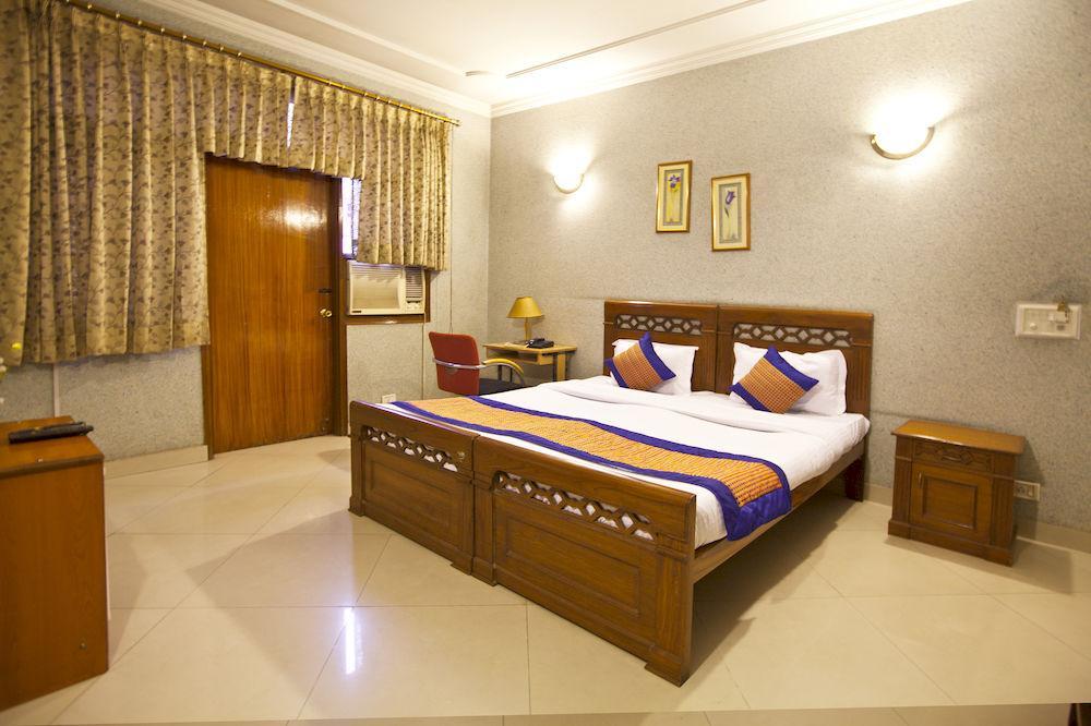 Oyo Premium Dlf Plaza Guest house 3*