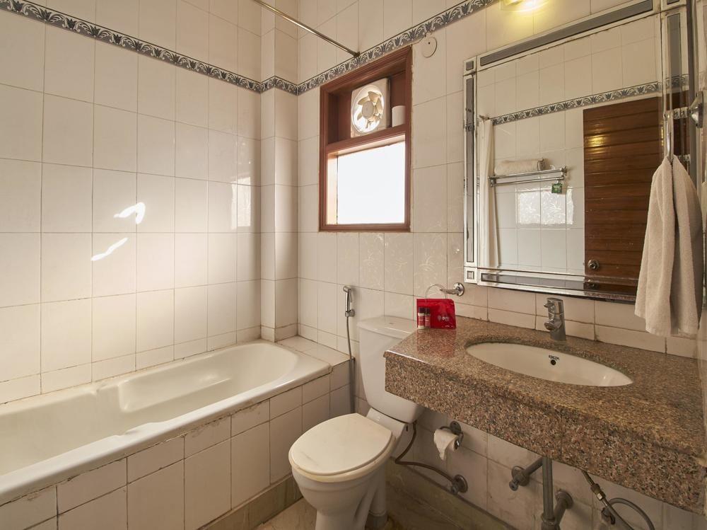 Oyo Premium Dlf Plaza 3*