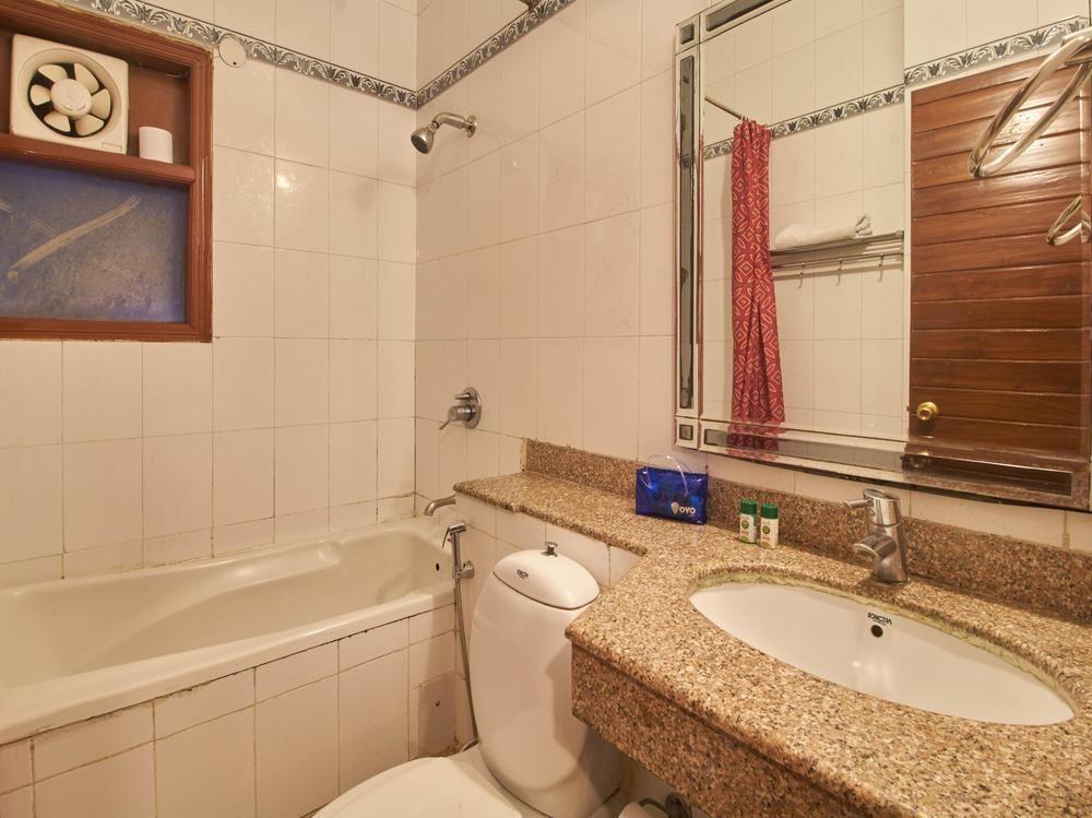 Oyo Premium Dlf Plaza 3* Gurgaon