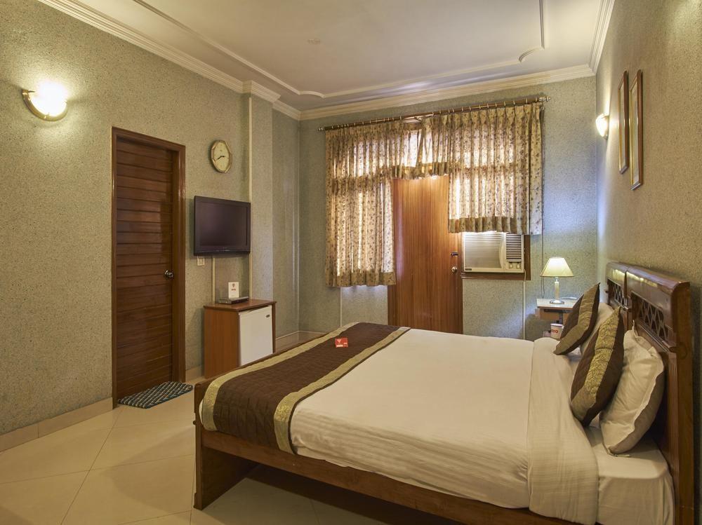 Oyo Premium Dlf Plaza Guest house