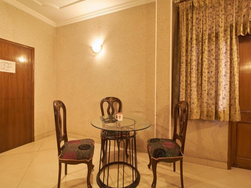 Oyo Premium Dlf Plaza 3* Gurgaon