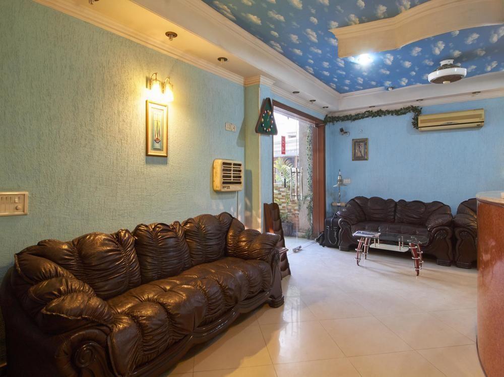 Oyo Premium Dlf Plaza Guest house Gurgaon