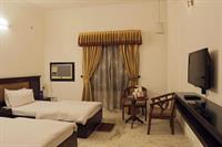 Fabhotel Dee Novo Phase 1 Hotel 3*