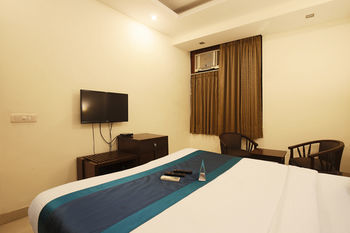 Fabhotel Phase 2 Sahara Mall Hotel 3*