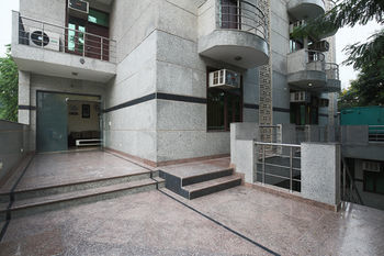 Fabhotel Phase 2 Sahara Mall Hotel
