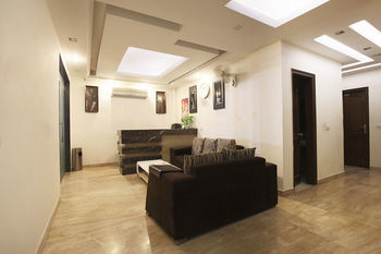 Hotel Fabhotel Phase 2 Sahara Mall 3*