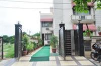 Hotel Oyo Golf Course Road Ii