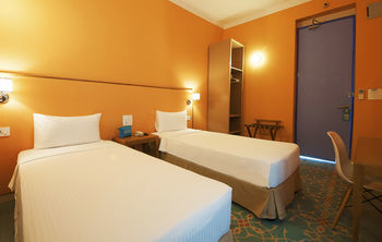 Bloom Boutique L Signature Towers Hotel 4*