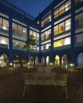 Hotel Bloom Boutique L Signature Towers Gurgaon