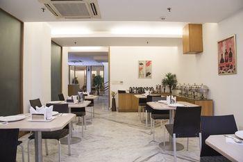 Fabhotel Mg Road Iffco Chowk Hotel 3*