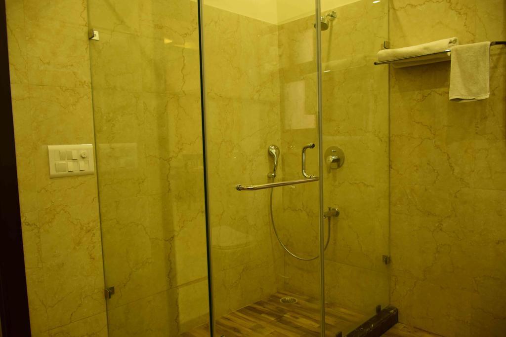 When In - Service Apartments, Next To Artemis Hospital Hotel 3*