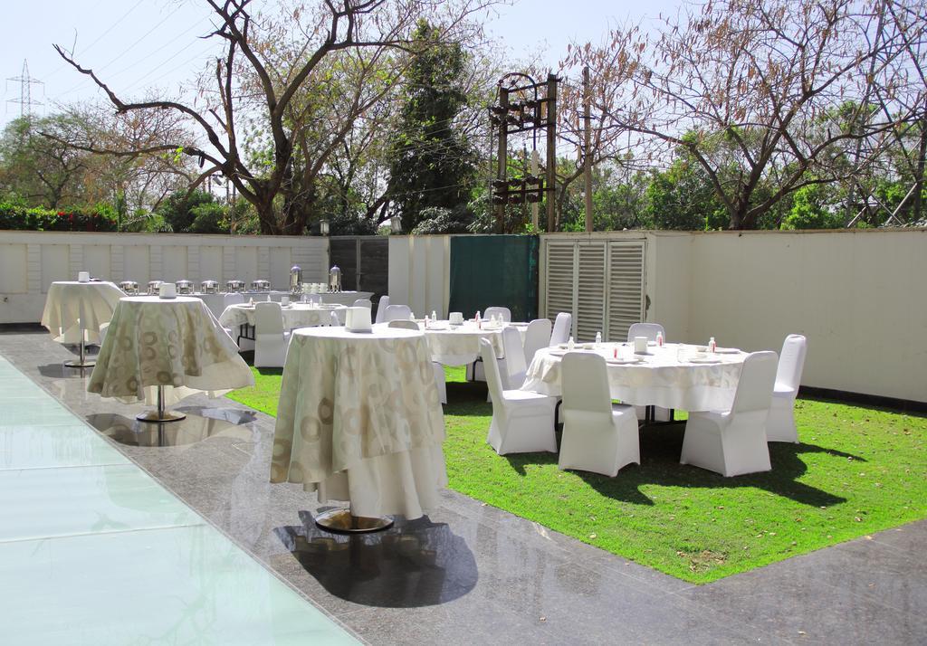 Stately Nh8 Hotel 3*