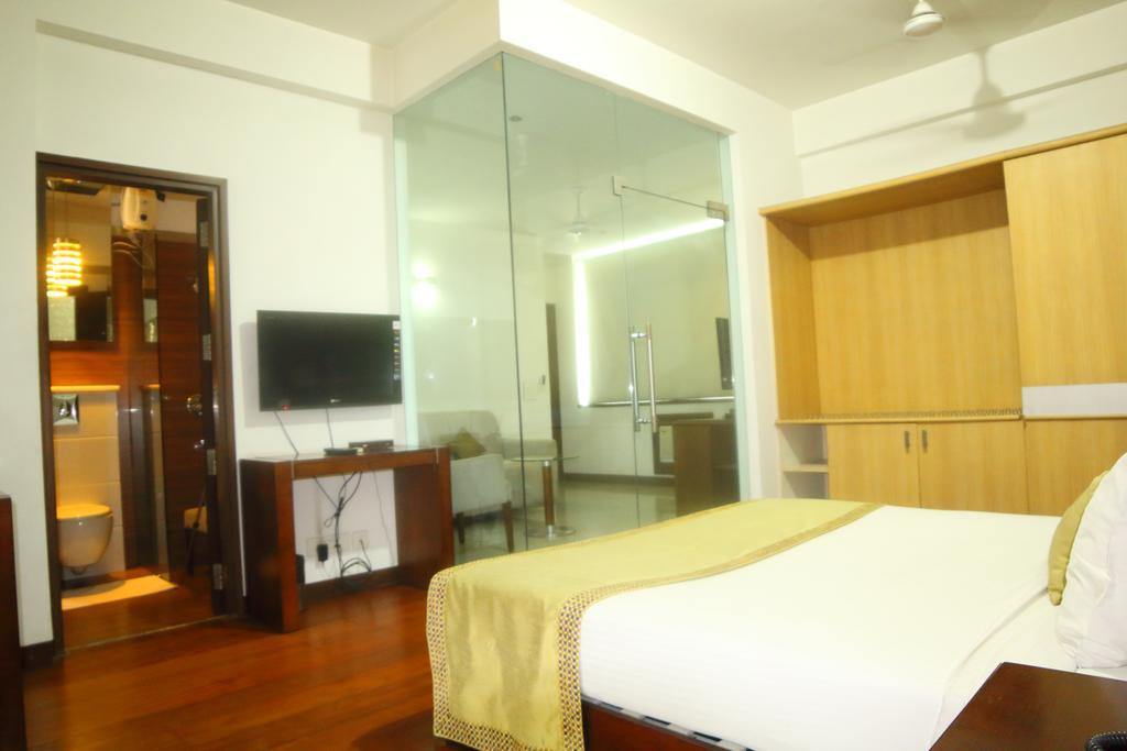 Stately Nh8 Hotel