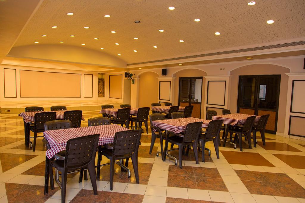 Hotel Fabhotel Istay Serenity Manesar 3*