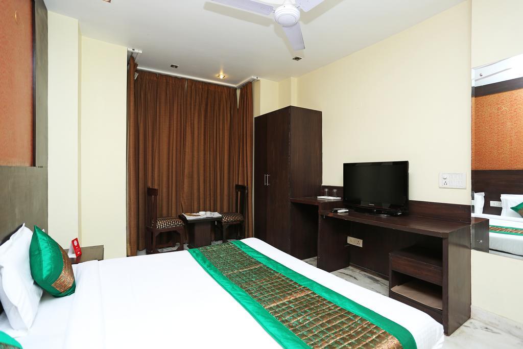 Oyo Rooms, Cyber Park Guest house 3*