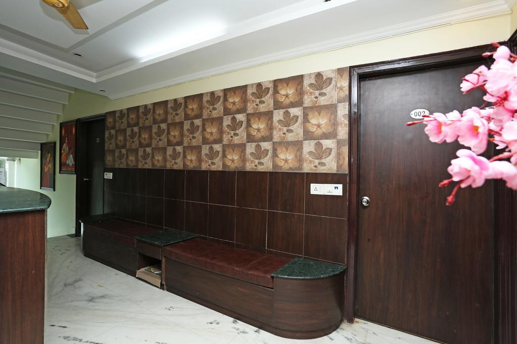 Oyo Rooms, Cyber Park Guest house 3*