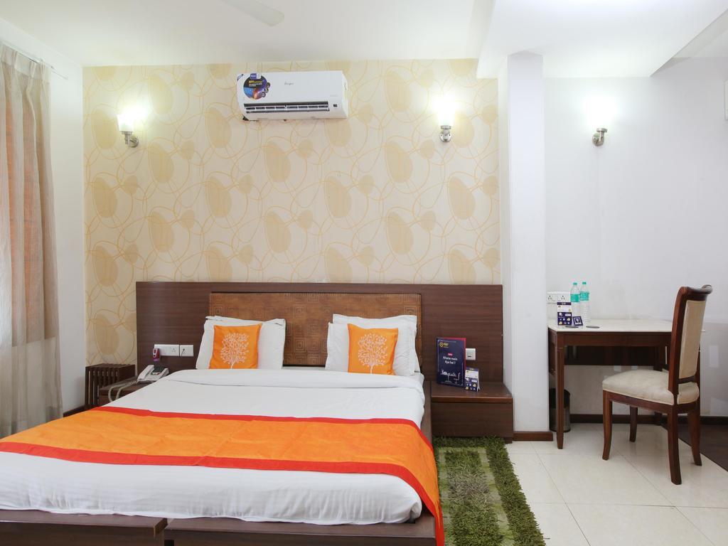 Oyo 2216 Live Hotel 3*