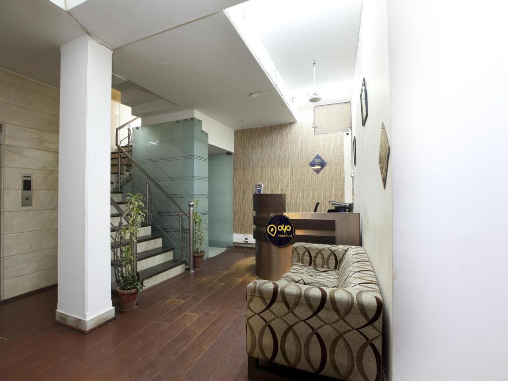 Hotel Oyo 2216 Live 3*