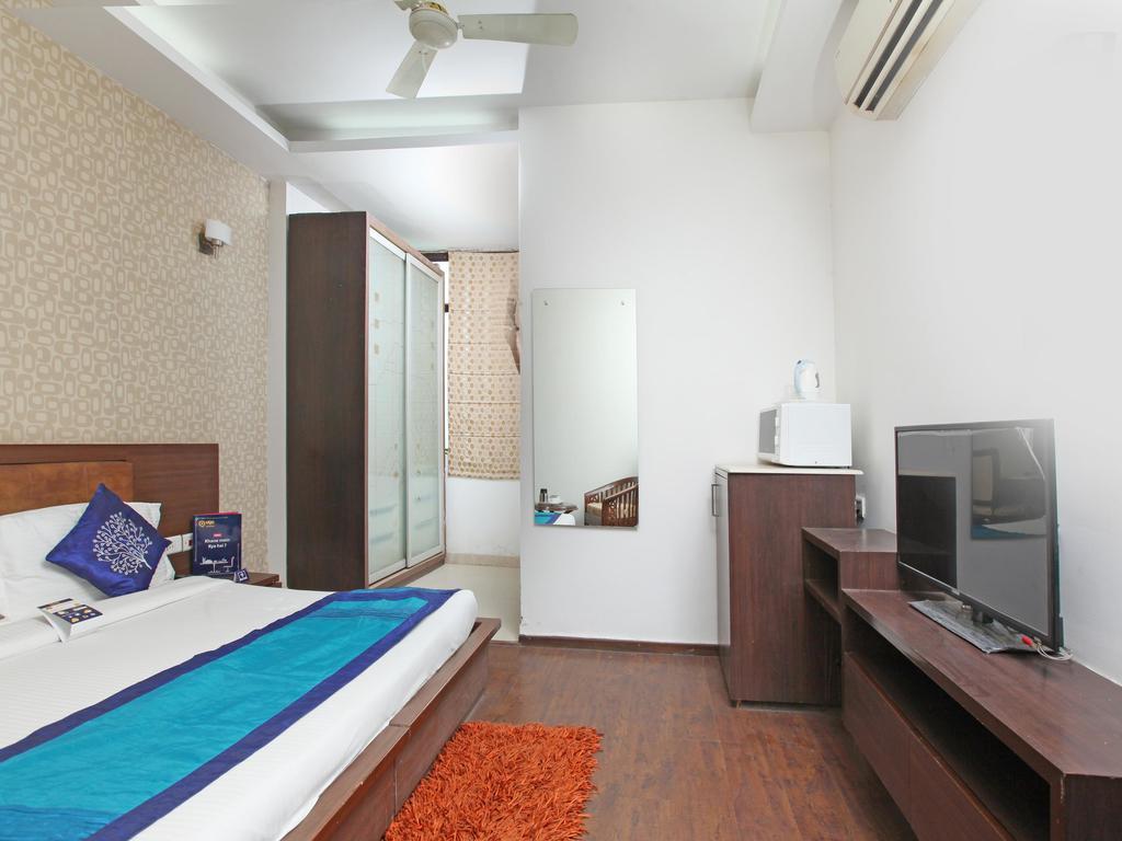Oyo 2216 Live Hotel