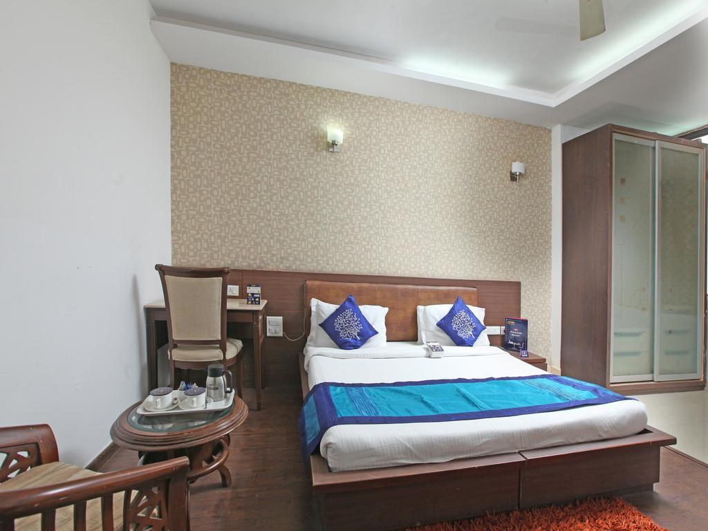 Oyo 2216 Live 3* Gurgaon