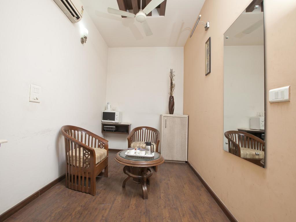 Oyo 2216 Live 3* Gurgaon