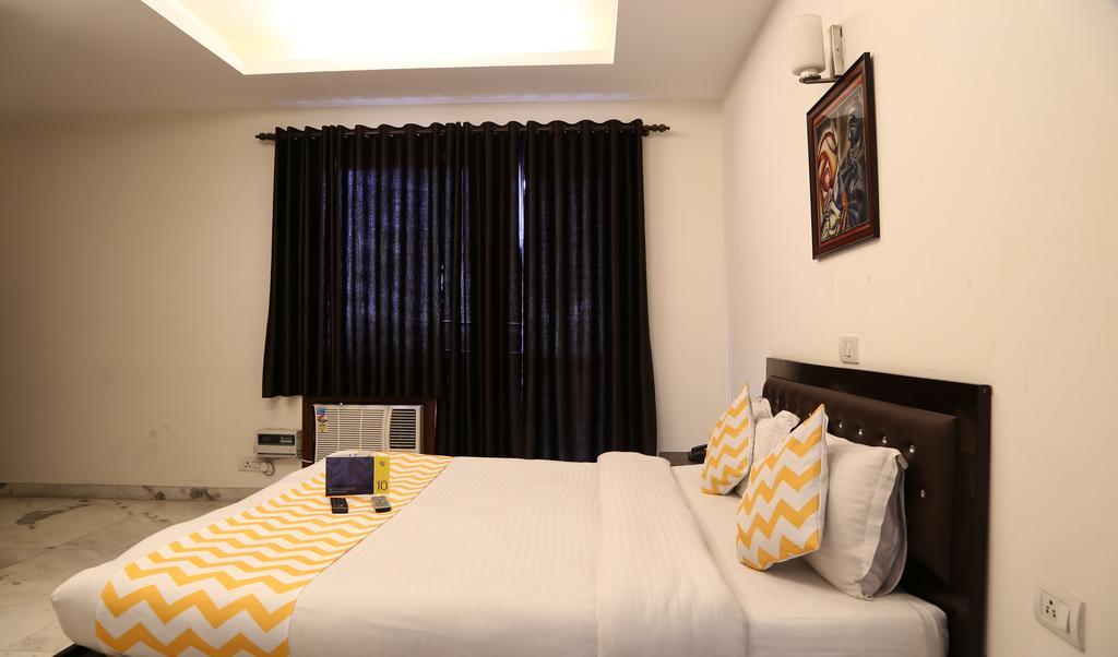 Fabhotel Aksh Dlf Phase 2 Hotel