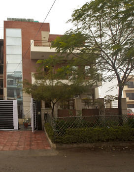 Oyo 338 New Paradise Hotel Gurgaon