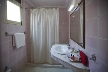 Hotel Oyo Premium Iffco Metro Gurgaon