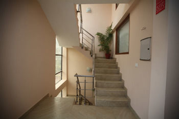 Oyo 338 New Paradise Gurgaon